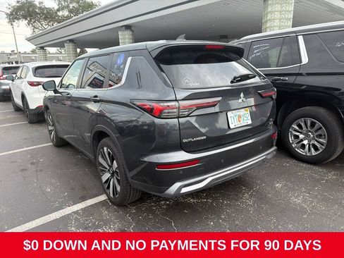Used 2025 Mitsubishi Outlander SE AWD/4WD image 4