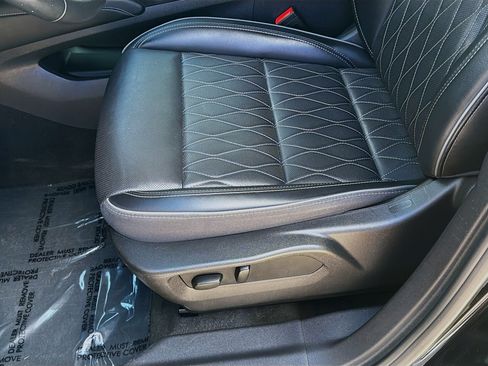 Used 2023 Buick Envision Avenir FWD image 18
