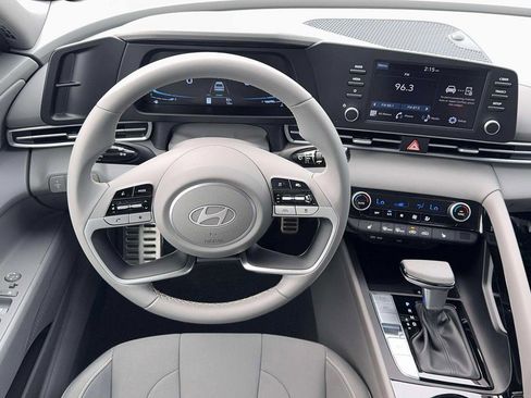 New 2026 Hyundai Elantra SEL Sport Premium FWD image 17