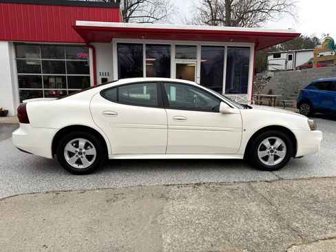 Used 2006 Pontiac Grand Prix w/ Preferred Package image 9