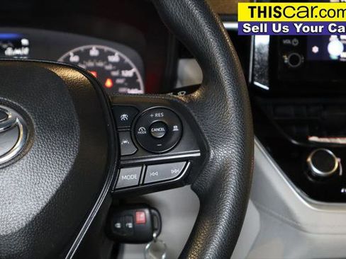 Used 2025 Toyota Corolla Cross L FWD image 19