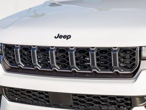 New 2026 Jeep Grand Cherokee Altitude AWD/4WD image 6