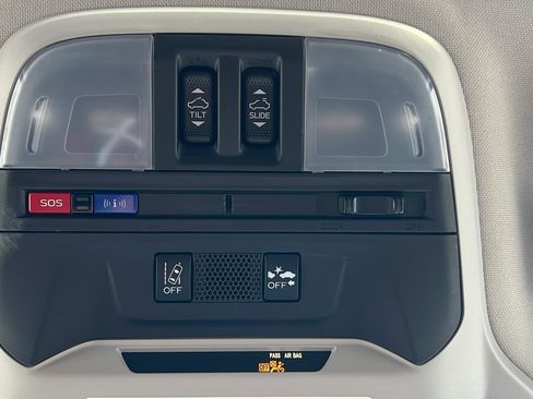 Used 2021 Subaru Crosstrek 2.0i Premium w/ Moonroof Package image 28