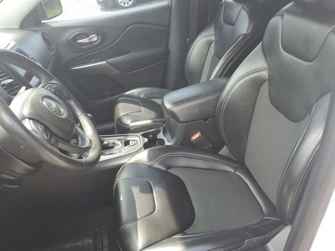 Used 2020 Jeep Cherokee Latitude Plus AWD/4WD image 24