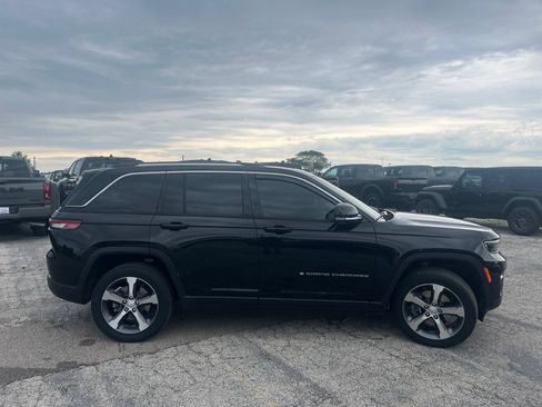 Used 2023 Jeep Grand Cherokee 4WD 4xe image 5