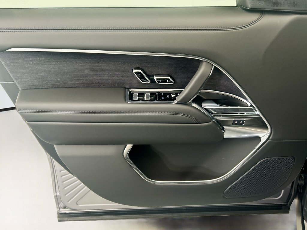 New 2026 Land Rover Range Rover SE AWD/4WD image 23