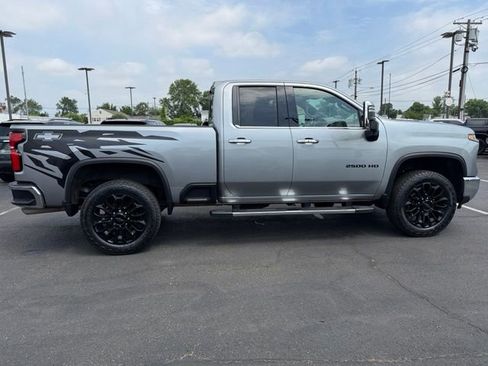 Used 2024 Chevrolet Silverado 2500 LTZ w/ LTZ Plus Package AWD/4WD image 11