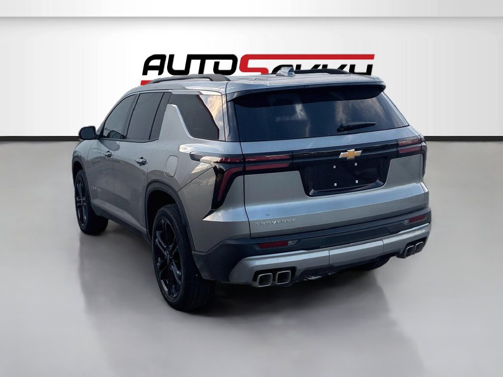 Used 2026 Chevrolet Traverse LT w/ LPO, Floor Liner Package FWD image 6