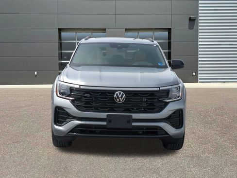New 2026 Volkswagen Atlas Cross Sport SEL R-Line image 2