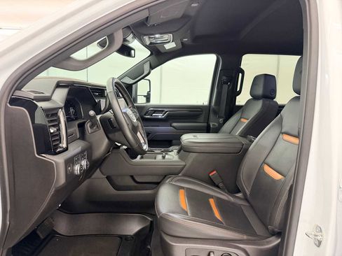 Used 2024 GMC Sierra 3500 AT4 image 17