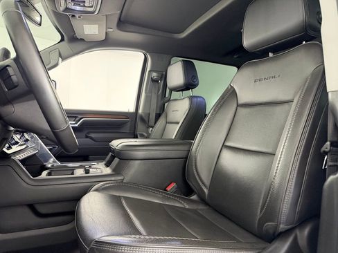 Used 2024 GMC Sierra 3500 Denali AWD/4WD image 23