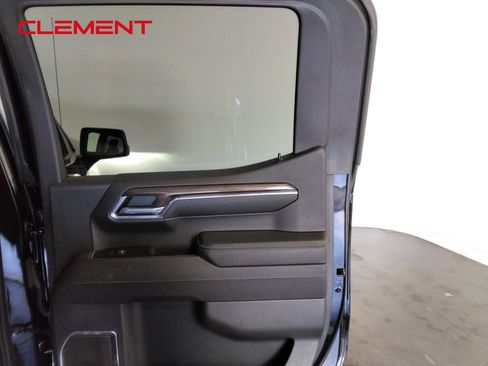 Used 2023 Chevrolet Silverado 1500 LT image 37