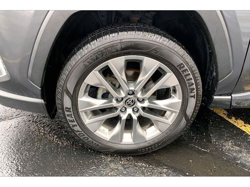 Used 2020 Toyota RAV4 Limited image 10