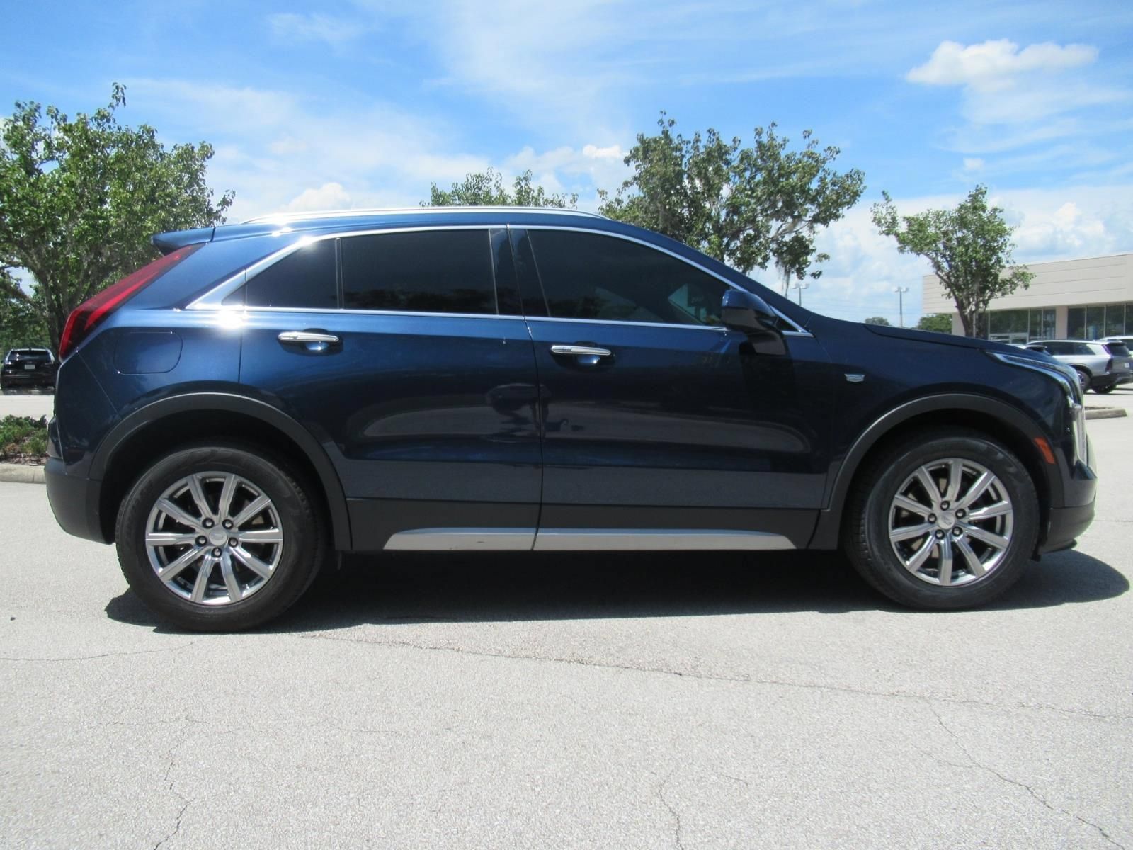 Used 2020 Cadillac XT4 Premium Luxury w/ Driver Awareness Package FWD image 2