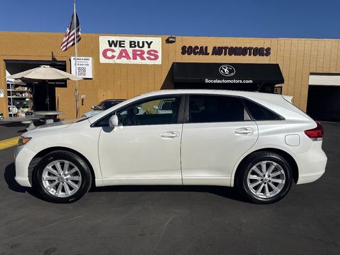 Used 2011 Toyota Venza image 2