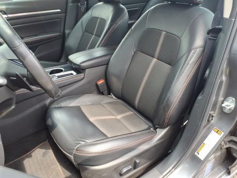 Used 2024 Nissan Altima 2.5 SR FWD image 12