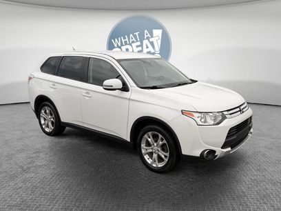 Used 2015 Mitsubishi Outlander SE