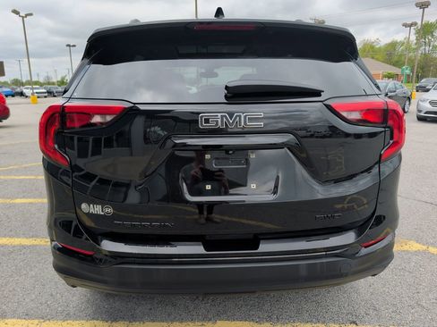 Used 2021 GMC Terrain SLE w/ Driver Convenience Package AWD/4WD image 6