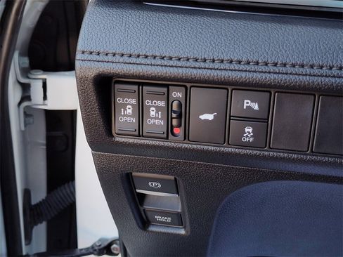 Certified 2025 Honda Odyssey Touring image 25