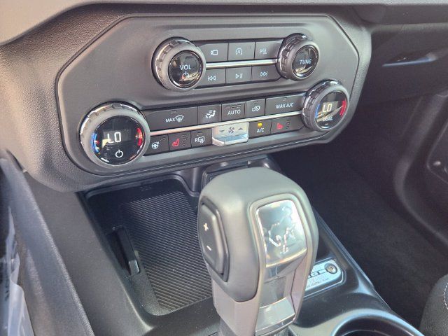 Used 2025 Ford Bronco Outer Banks AWD/4WD image 22