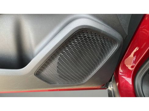 Certified 2025 Chevrolet Equinox EV LT w/ Convenience Package image 26