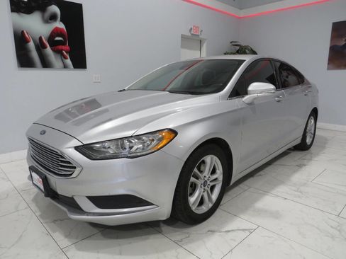 Used 2018 Ford Fusion SE image 6