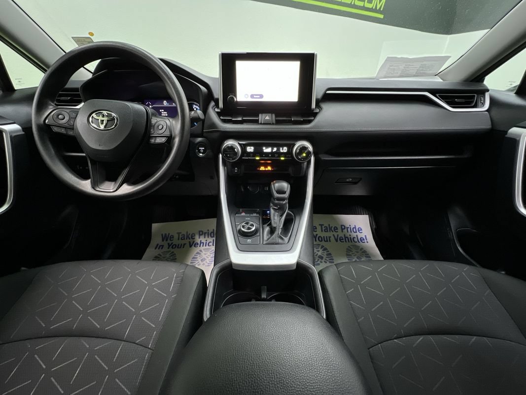 Used 2024 Toyota RAV4 XLE AWD/4WD image 18
