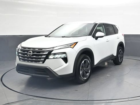 Used 2025 Nissan Rogue SV FWD image 12