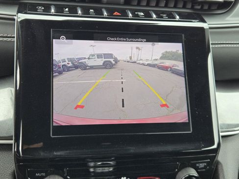 Used 2023 Jeep Grand Cherokee Laredo RWD image 8