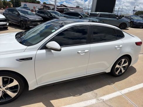 Used 2016 Kia Optima SX w/ Launch Edition Package FWD image 3