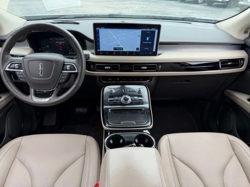 Certified 2022 Lincoln Nautilus FWD w/ Premium Package image 16