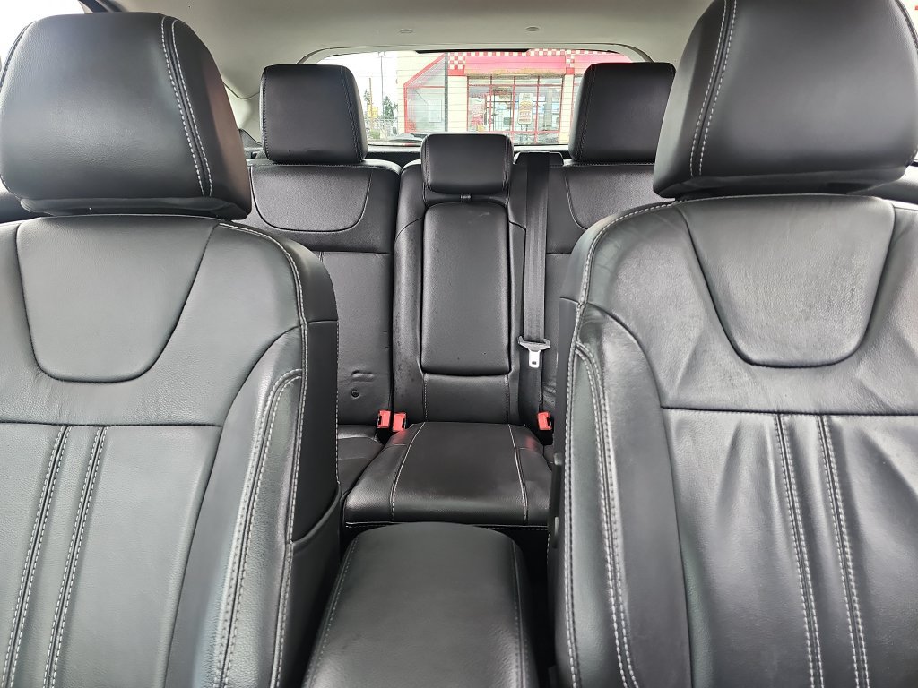 Used 2014 Ford Focus Titanium FWD image 31
