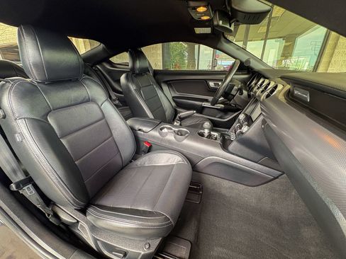 Used 2022 Ford Mustang GT w/ Equipment Group 301A RWD image 26