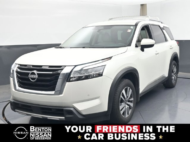 Used 2024 Nissan Pathfinder SL FWD image 1
