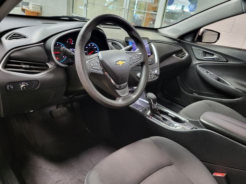 Used 2023 Chevrolet Malibu LT w/ Driver Confidence Package FWD image 9