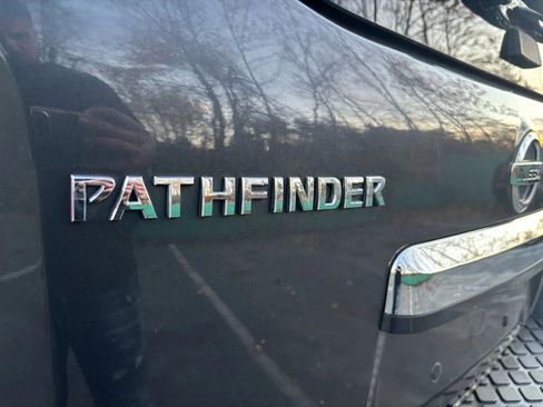 Used 2012 Nissan Pathfinder S image 10