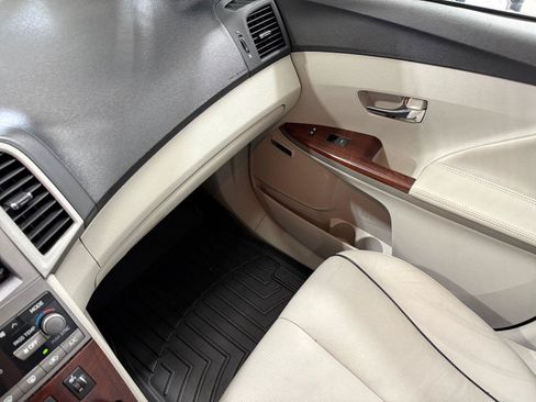 Used 2009 Toyota Venza AWD w/ Comfort Pkg image 28