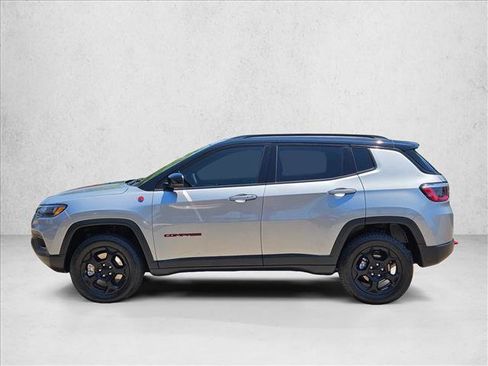 Used 2023 Jeep Compass Trailhawk w/ Sun and Sound Group AWD/4WD image 9