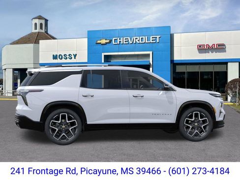 New 2026 Chevrolet Traverse High Country FWD image 5