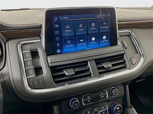 Used 2023 Chevrolet Suburban High Country w/ Advanced Technology Package image 16