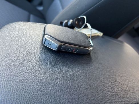 Used 2025 Kia Soul LX w/ LX Technology Package FWD image 22