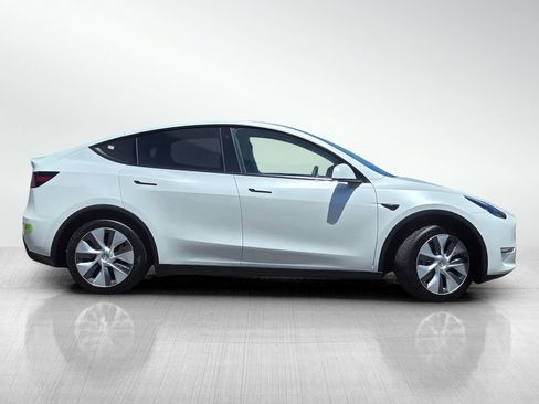 Used 2023 Tesla Model Y Long Range AWD/4WD image 4