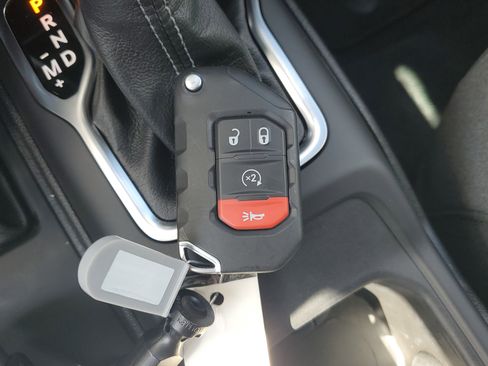 Used 2024 Jeep Wrangler Sport S image 29