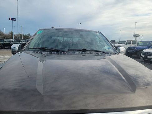 Used 2017 Ford F150 XLT w/ Equipment Group 302A Luxury image 17