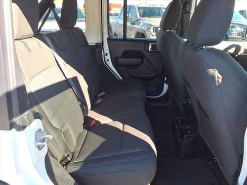Used 2022 Jeep Wrangler Unlimited Sport image 23