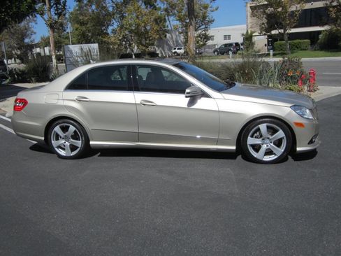 Used 2010 Mercedes-Benz E 350 Sedan image 2