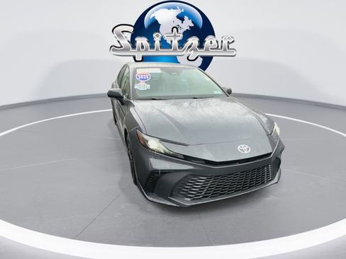 Certified 2025 Toyota Camry SE image 3