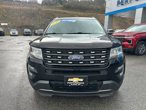 Used 2017 Ford Explorer XLT w/ Equipment Group 202A image 9