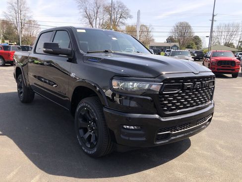 New 2026 RAM 1500 4x4 Crew Cab image 15