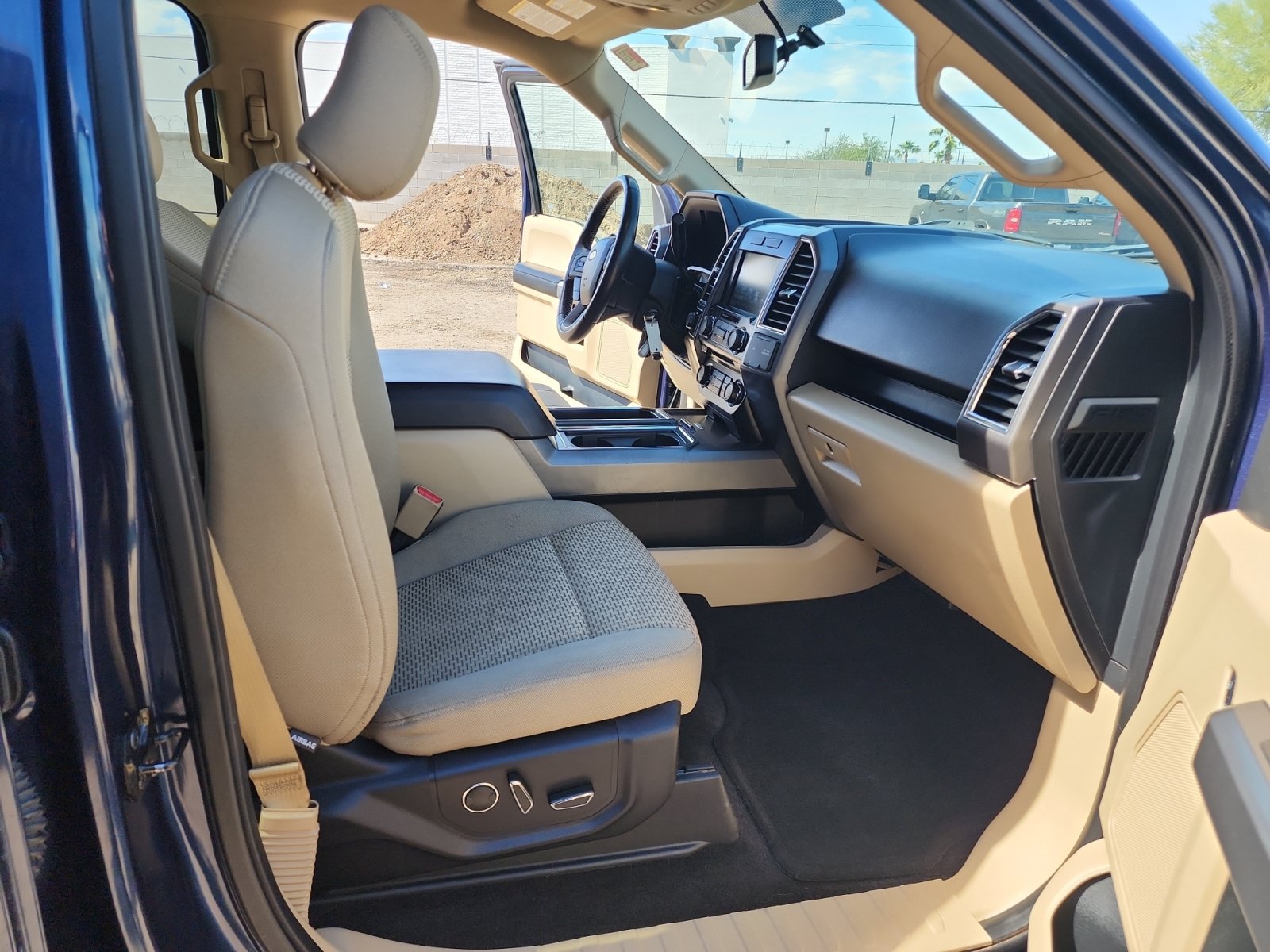 Used 2015 Ford F150 XLT w/ Equipment Group 302A Luxury AWD/4WD image 28